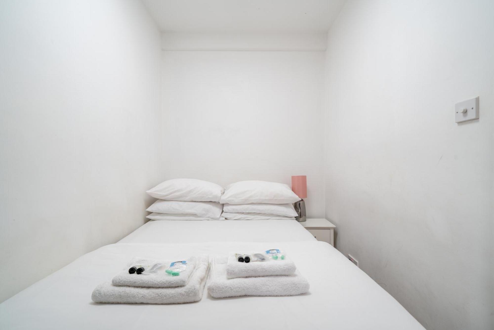 Carnaby & Oxford Street - Central Soho - One Bedroom - Double Bed & Sofabed لندن المظهر الخارجي الصورة