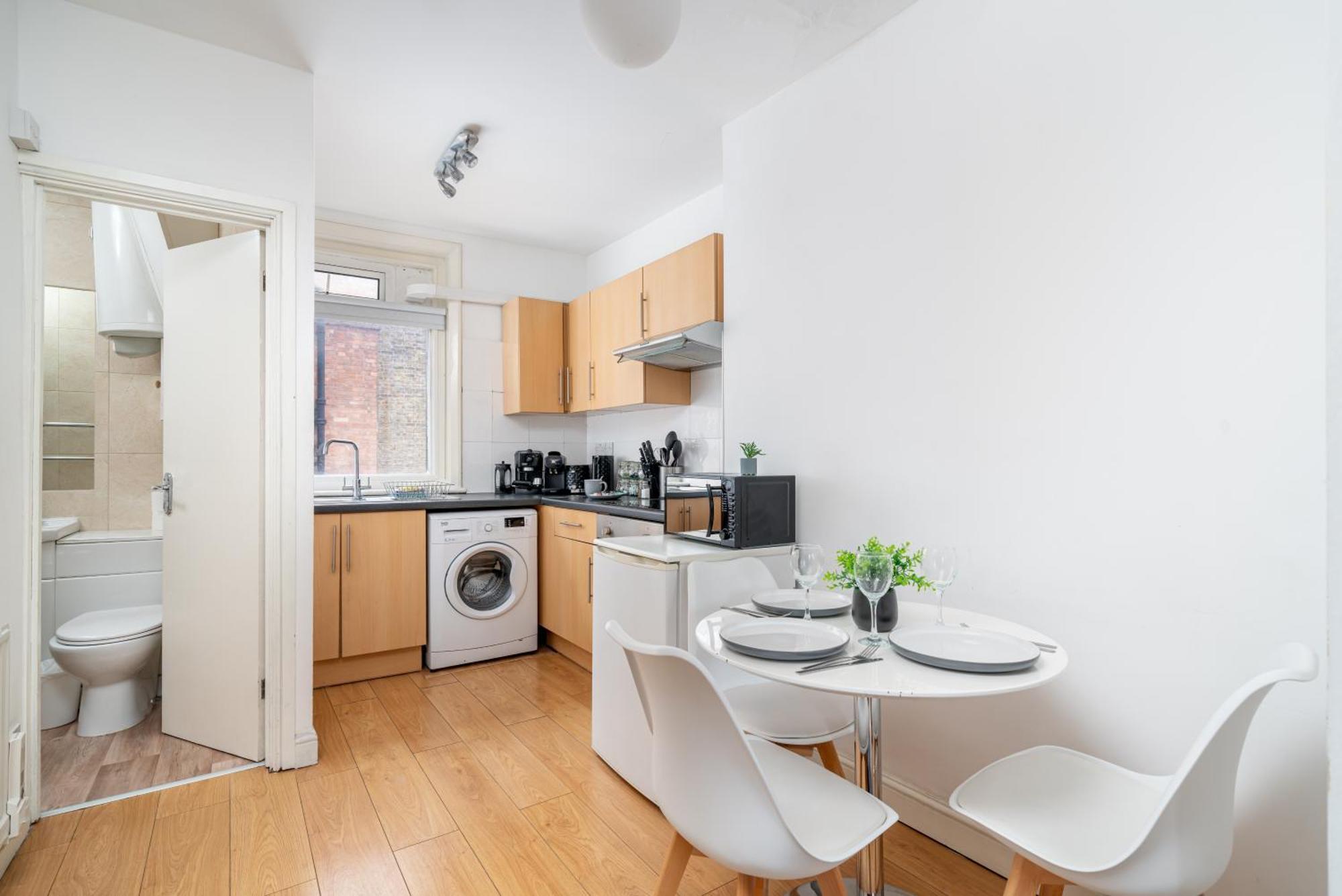 Carnaby & Oxford Street - Central Soho - One Bedroom - Double Bed & Sofabed لندن المظهر الخارجي الصورة